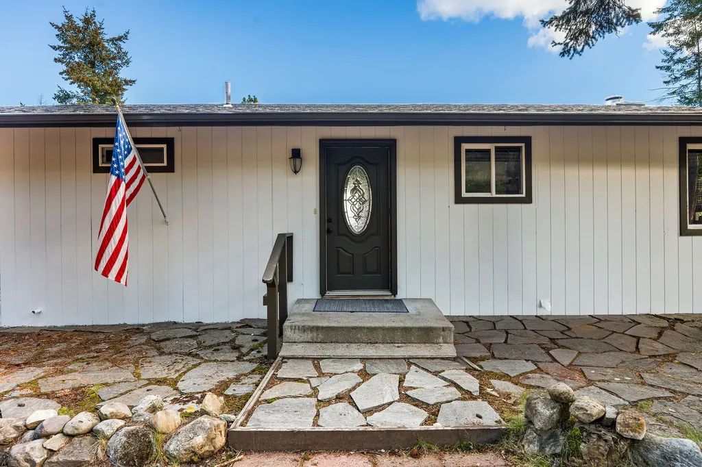 92 Grandview Terrace Lakeside MT 59922