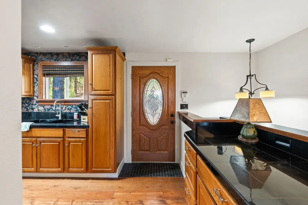 92 Grandview Terrace Lakeside MT 59922