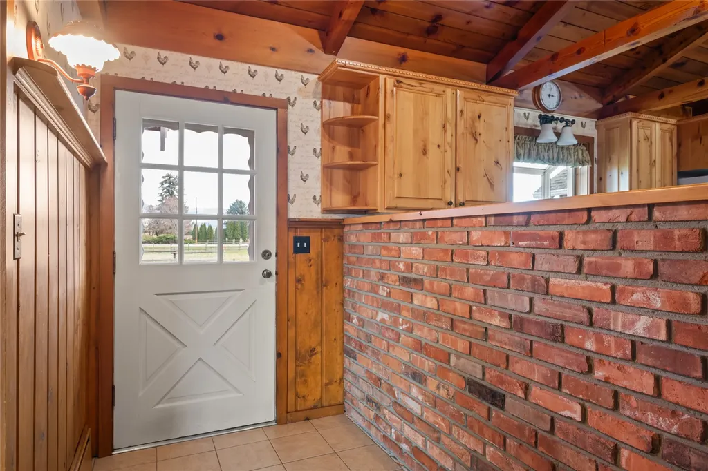 183 Eastside Highway Hamilton MT 59840