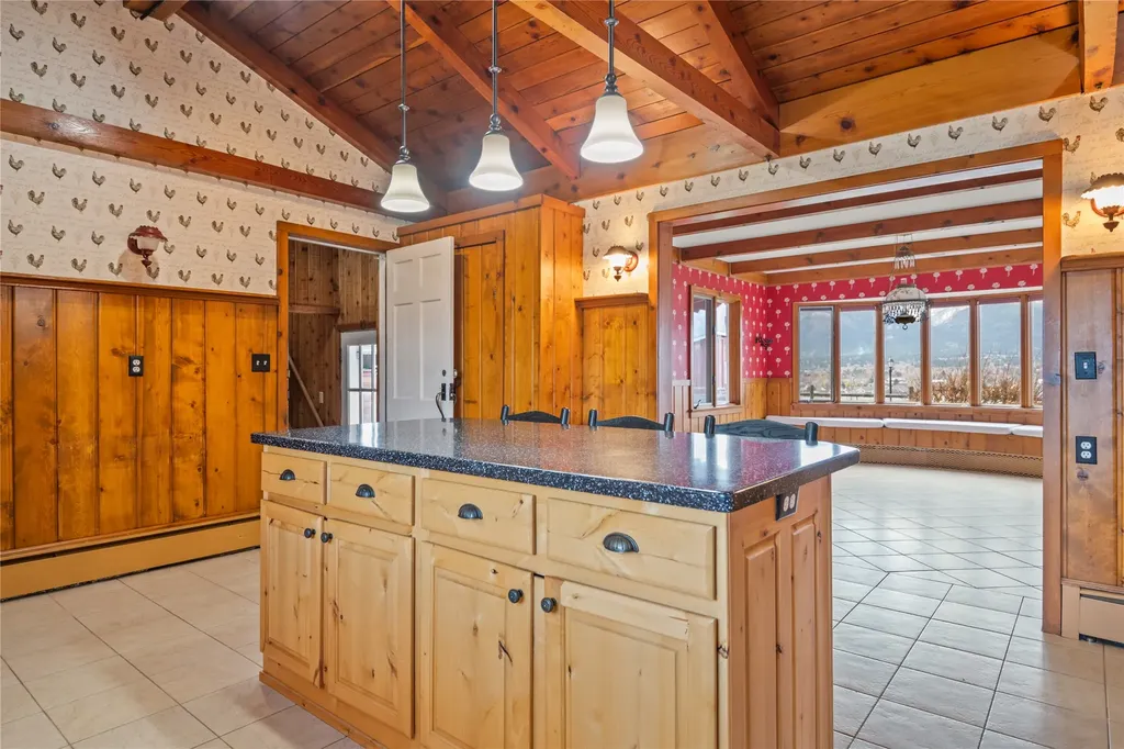 183 Eastside Highway Hamilton MT 59840