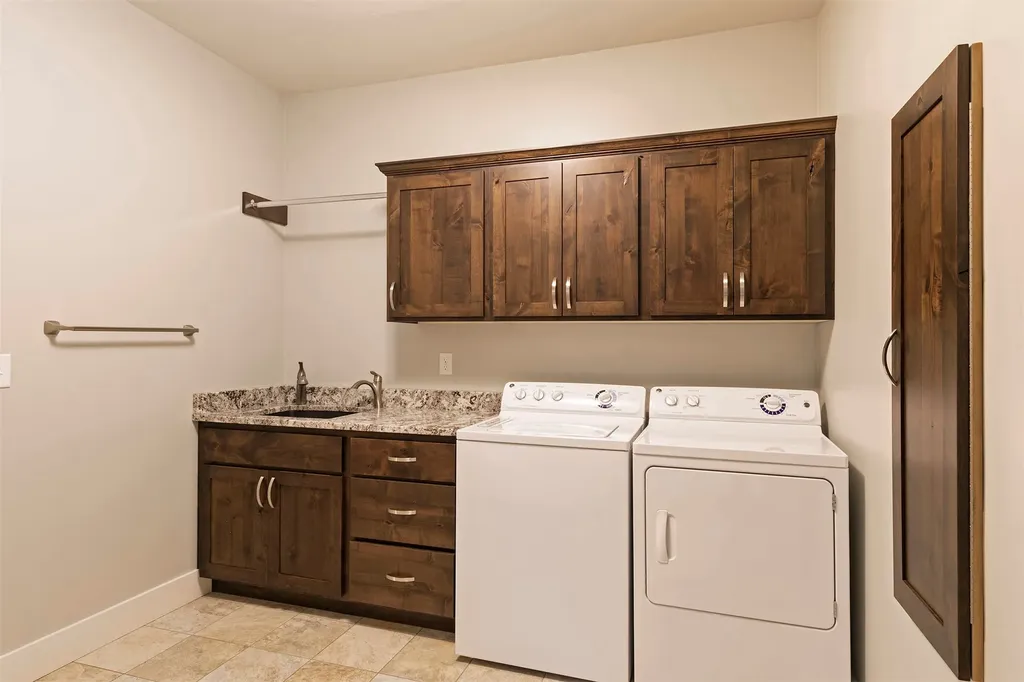 1631 Empire Terrace Corvallis MT 59828