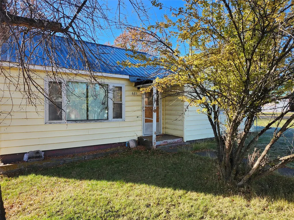 621 2nd Avenue S Hot Springs MT 59845