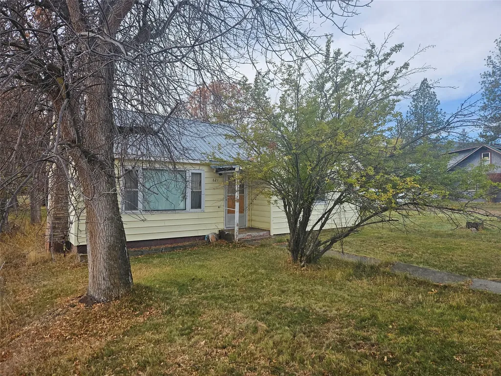 621 2nd Avenue S Hot Springs MT 59845