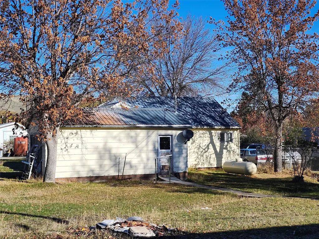 621 2nd Avenue S Hot Springs MT 59845