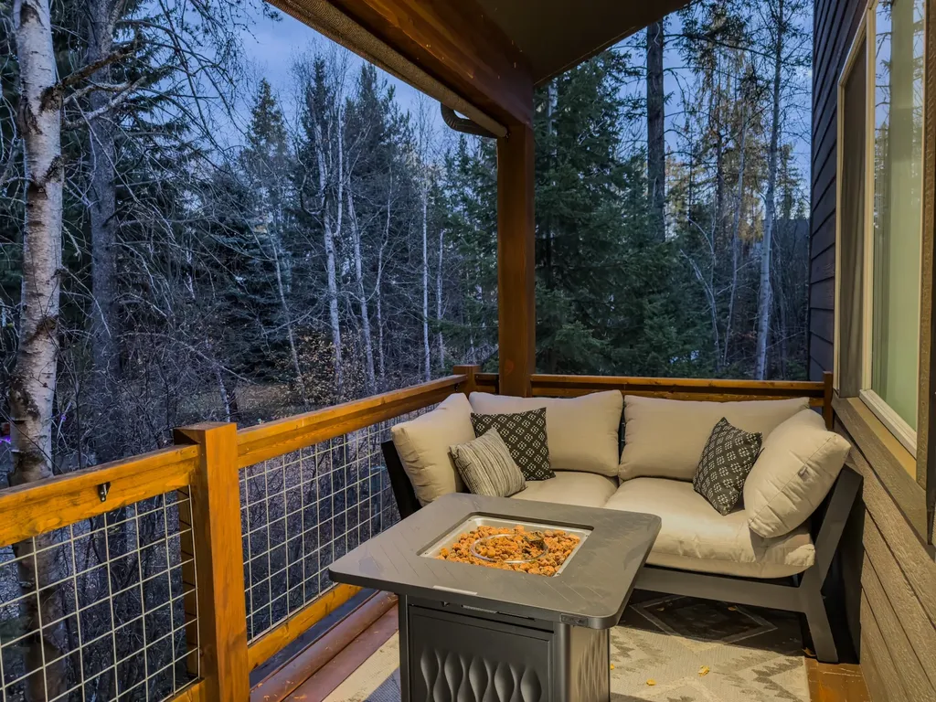 717 Icehouse Road Whitefish MT 59937
