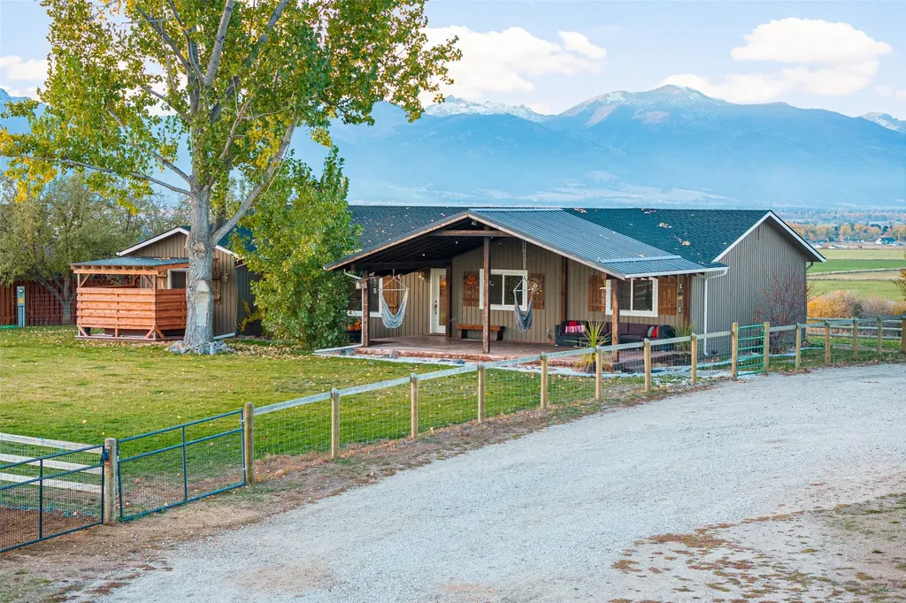 794 Mason Lane Corvallis MT 59828