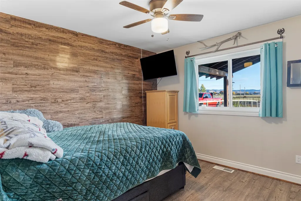 794 Mason Lane Corvallis MT 59828