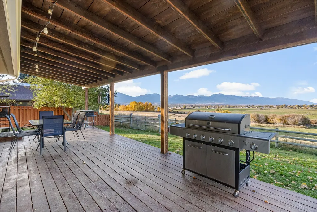 794 Mason Lane Corvallis MT 59828