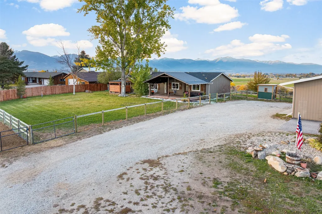 794 Mason Lane Corvallis MT 59828