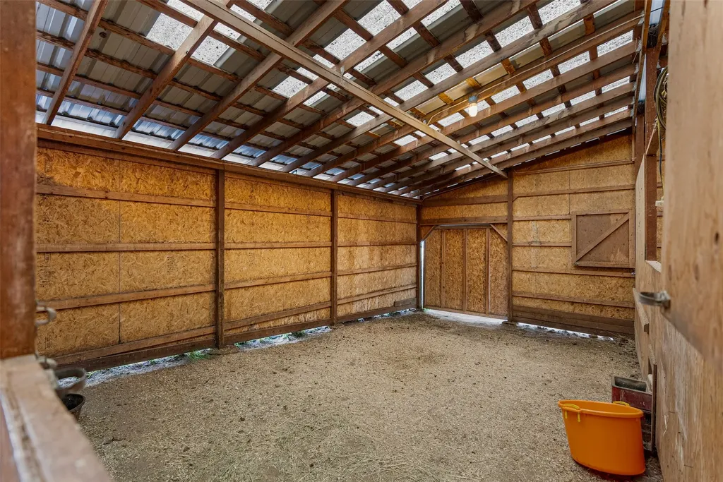 794 Mason Lane Corvallis MT 59828