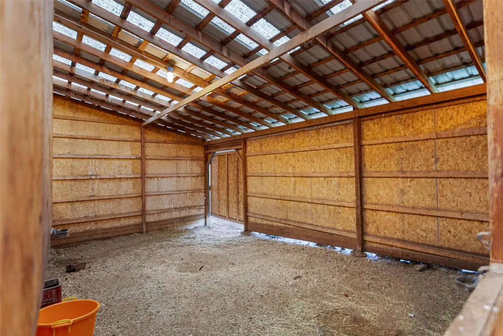 794 Mason Lane Corvallis MT 59828