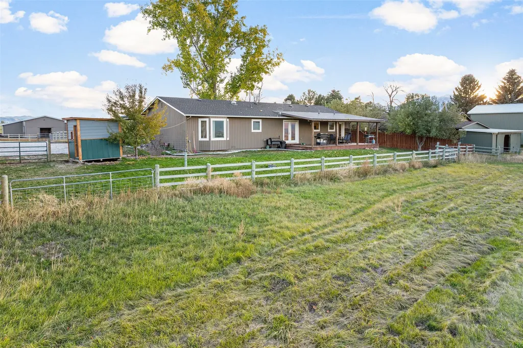 794 Mason Lane Corvallis MT 59828
