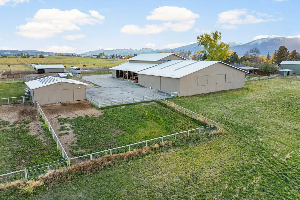 794 Mason Lane Corvallis MT 59828