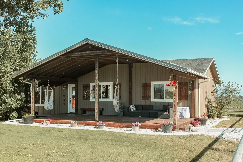 794 Mason Lane Corvallis MT 59828