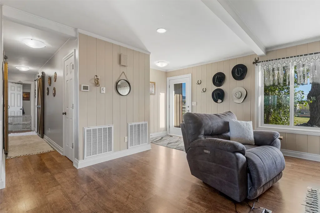 794 Mason Lane Corvallis MT 59828