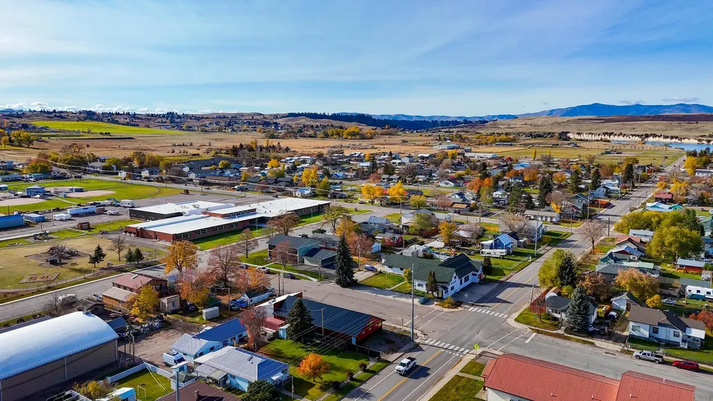 11 7th Avenue W Polson MT 59860