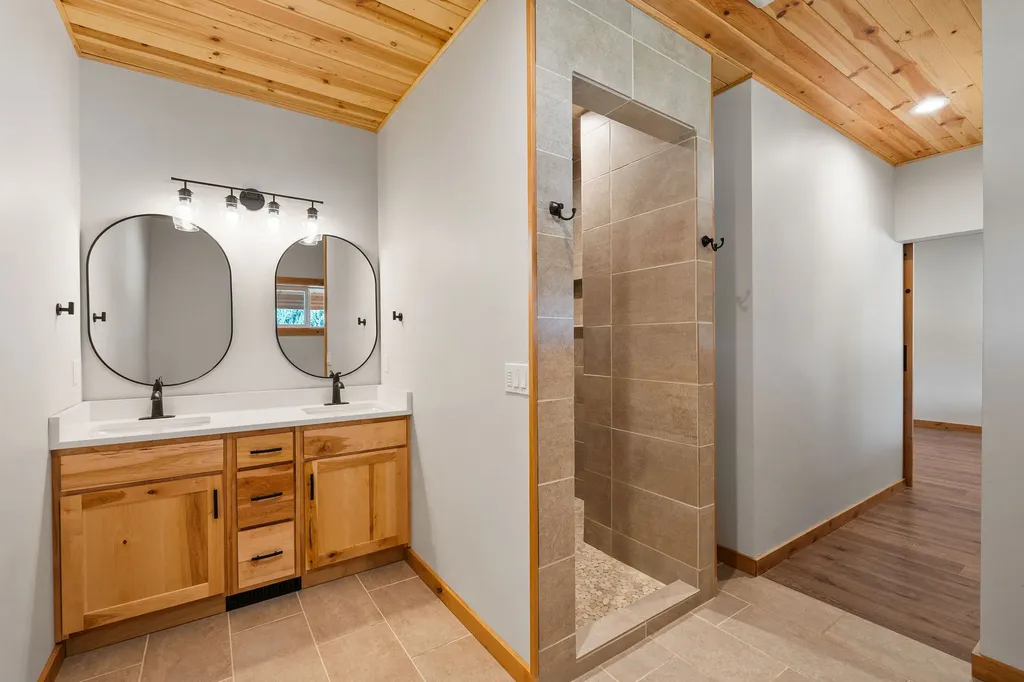 27 Bayview Drive Lakeside MT 59922