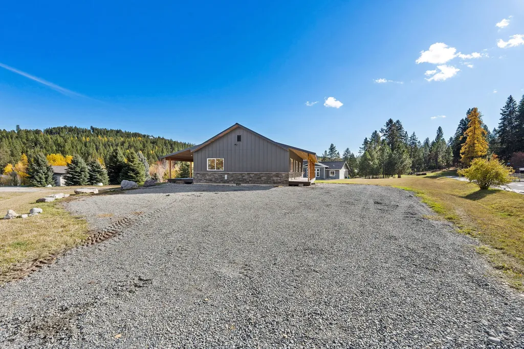 27 Bayview Drive Lakeside MT 59922