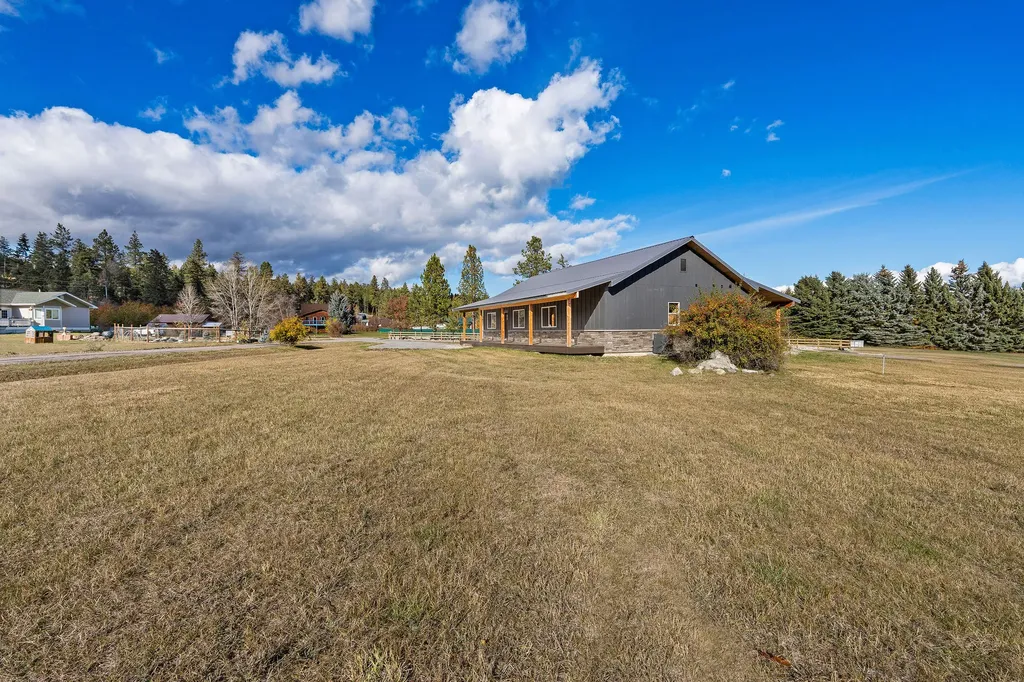 27 Bayview Drive Lakeside MT 59922
