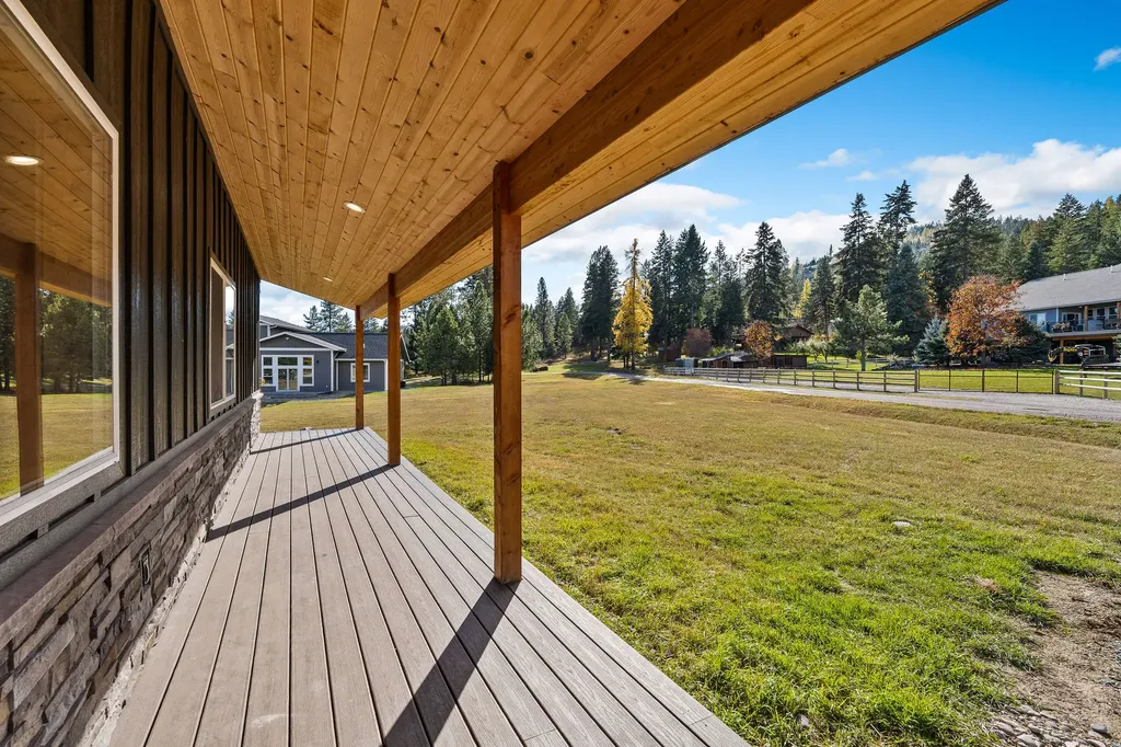 27 Bayview Drive Lakeside MT 59922
