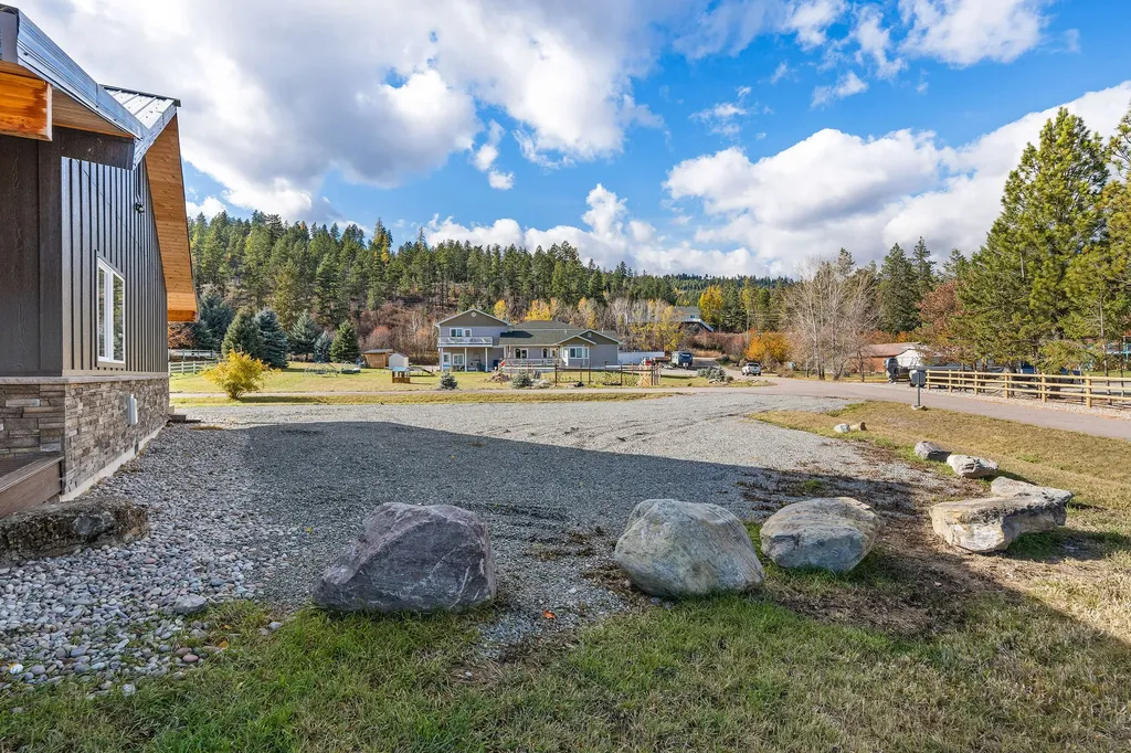 27 Bayview Drive Lakeside MT 59922