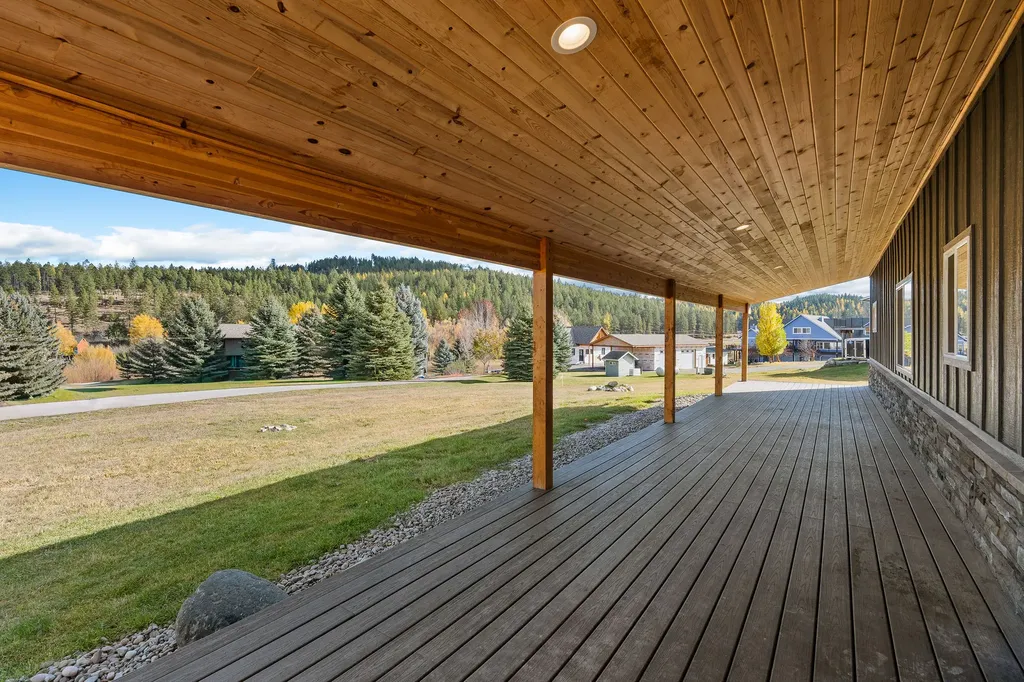 27 Bayview Drive Lakeside MT 59922