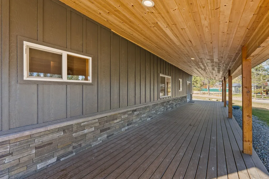 27 Bayview Drive Lakeside MT 59922