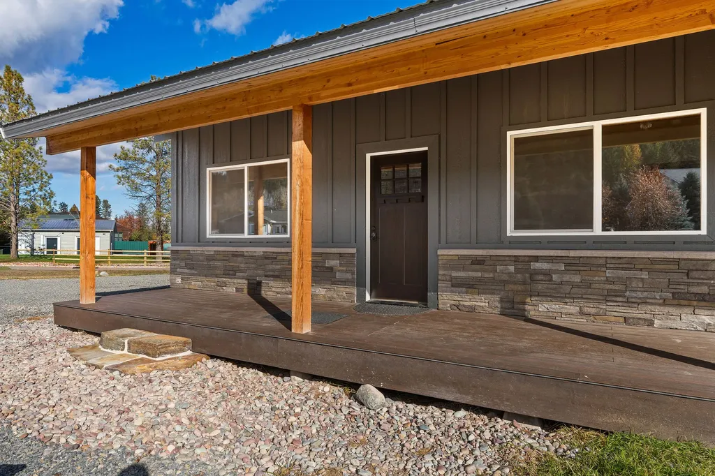 27 Bayview Drive Lakeside MT 59922