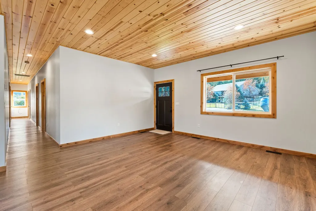 27 Bayview Drive Lakeside MT 59922