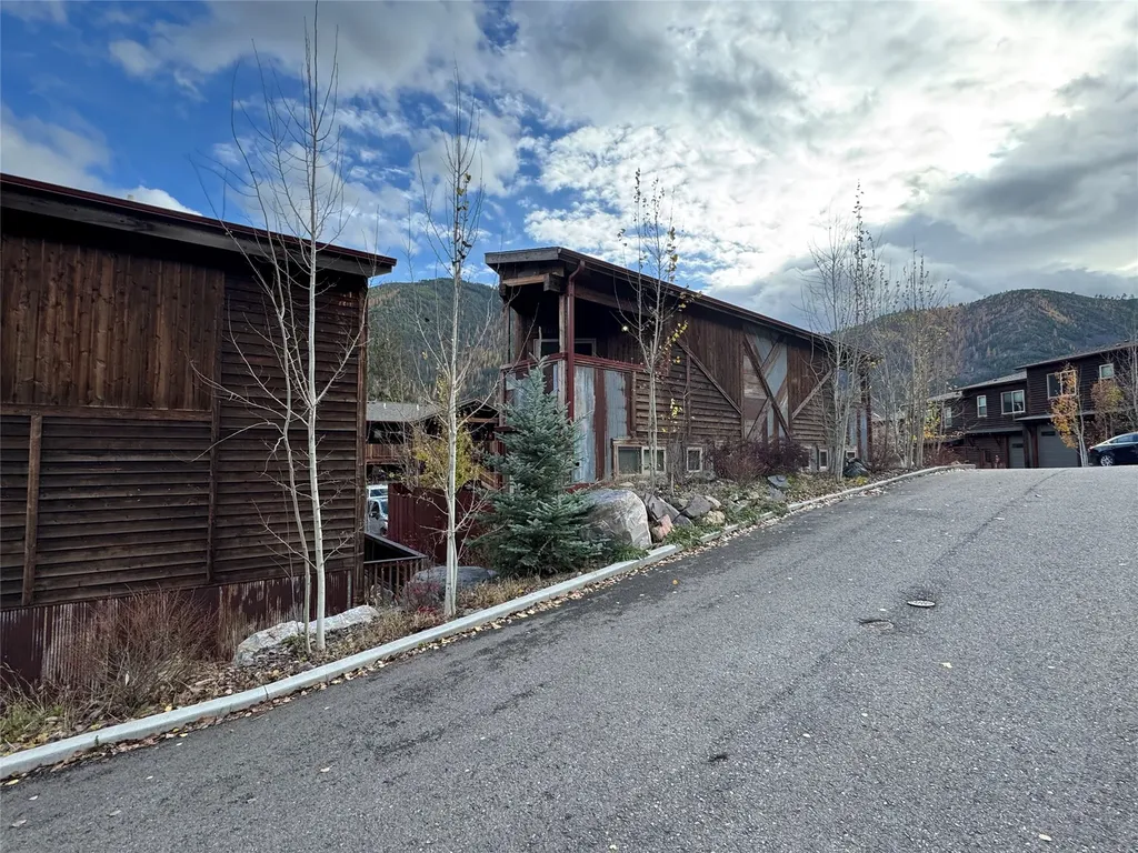 275 Jumbo Vista Way Missoula MT 59802