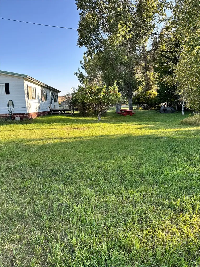 119 Columbus Avenue Dupuyer MT 59432