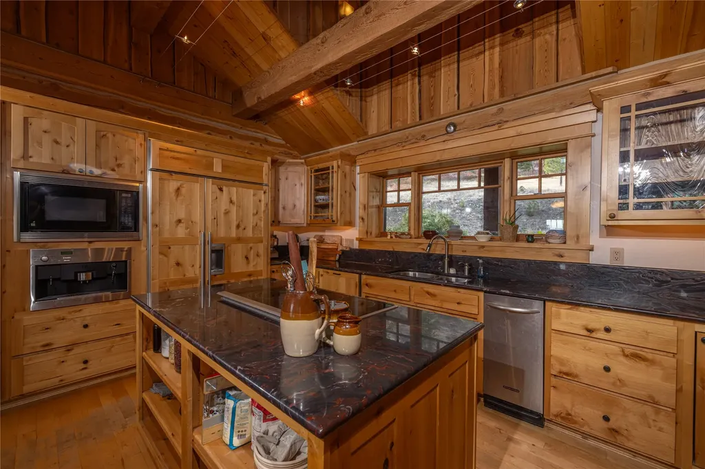 8337 Lamar Trail Florence MT 59833