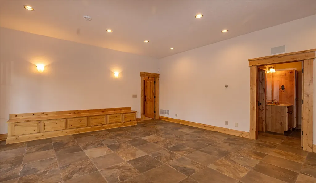 8337 Lamar Trail Florence MT 59833