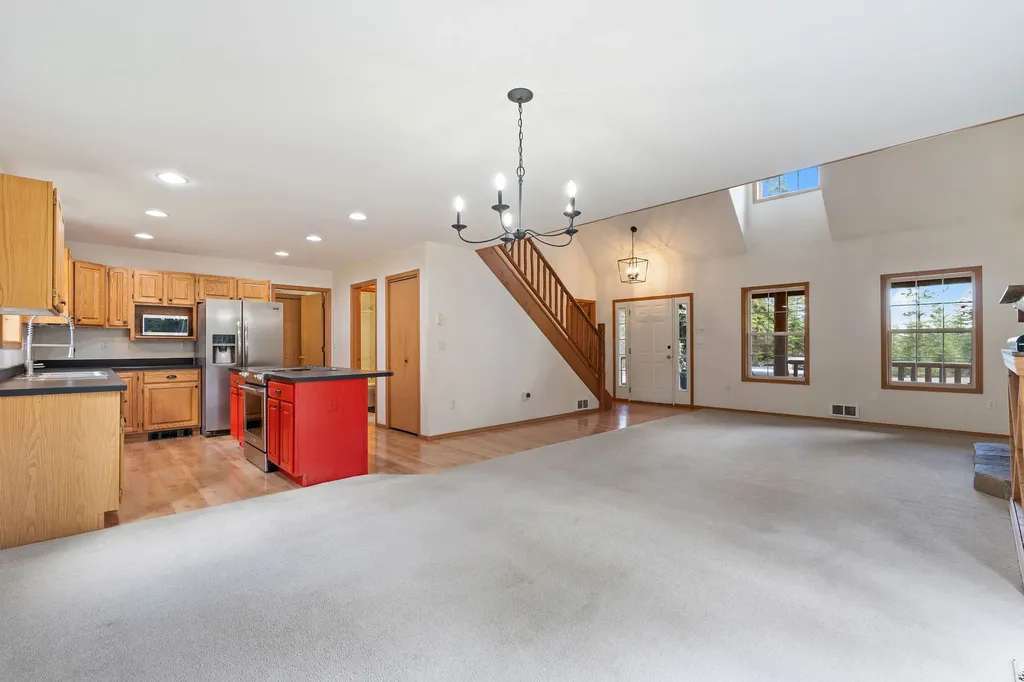 80 Lone Wolf Trail Lakeside MT 59922