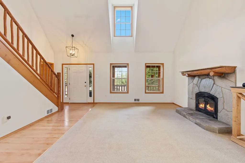 80 Lone Wolf Trail Lakeside MT 59922