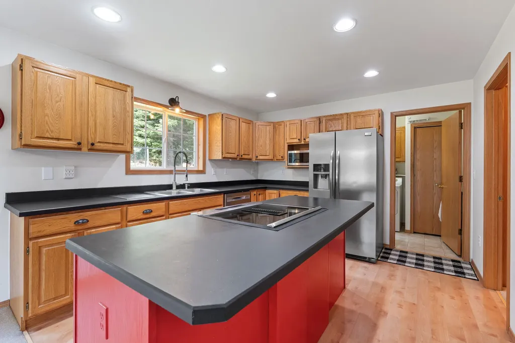 80 Lone Wolf Trail Lakeside MT 59922