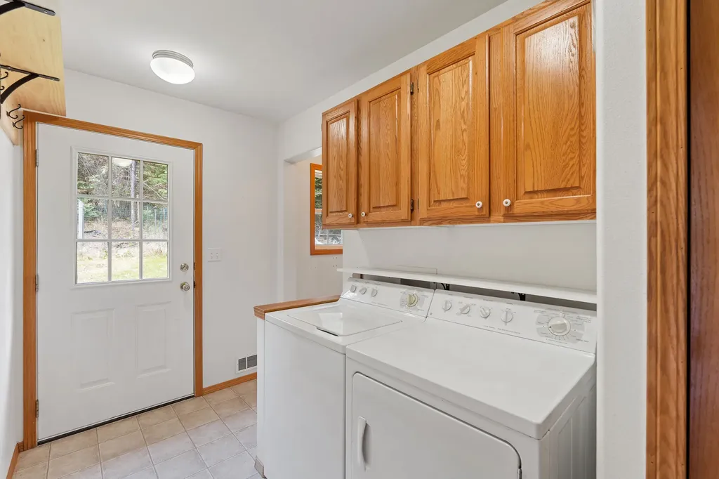 80 Lone Wolf Trail Lakeside MT 59922
