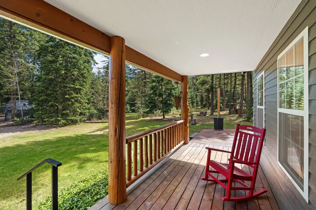 80 Lone Wolf Trail Lakeside MT 59922