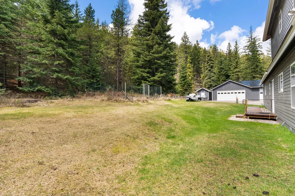 80 Lone Wolf Trail Lakeside MT 59922