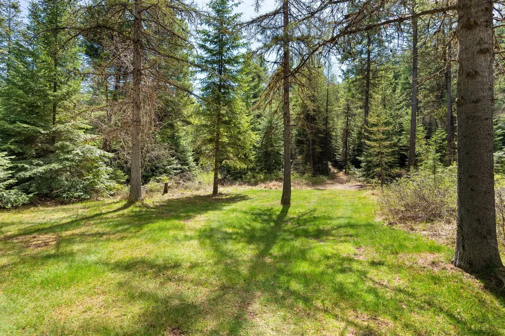 80 Lone Wolf Trail Lakeside MT 59922