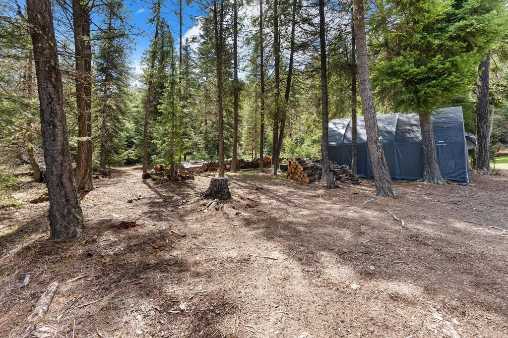 80 Lone Wolf Trail Lakeside MT 59922