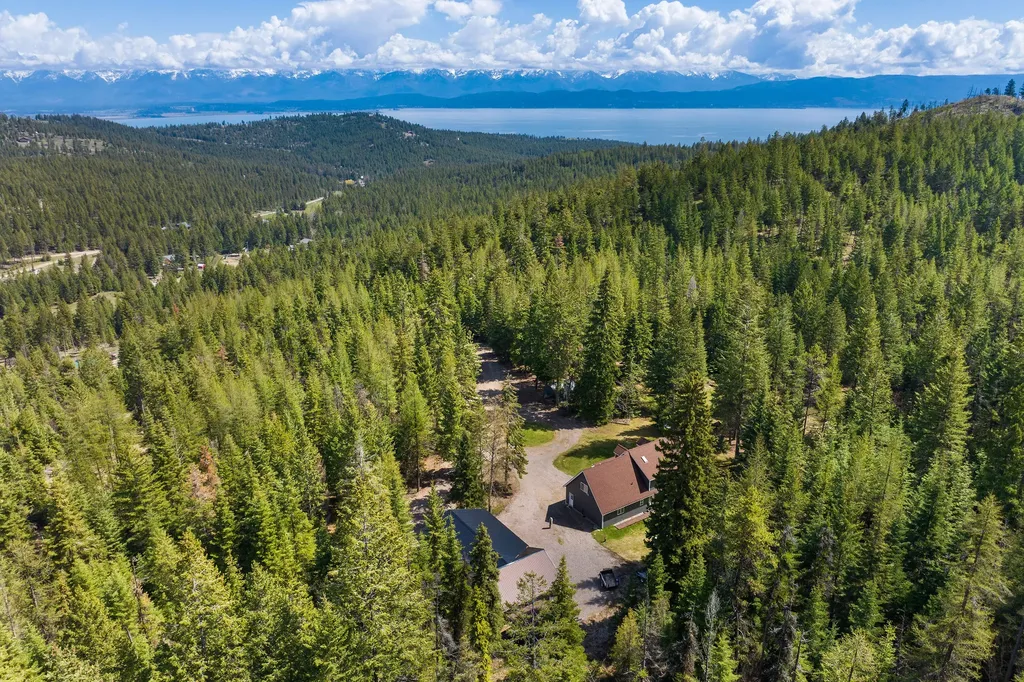 80 Lone Wolf Trail Lakeside MT 59922