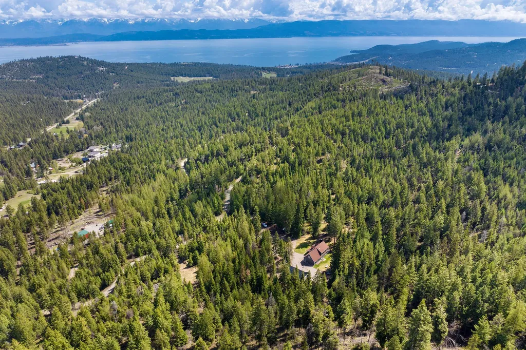 80 Lone Wolf Trail Lakeside MT 59922
