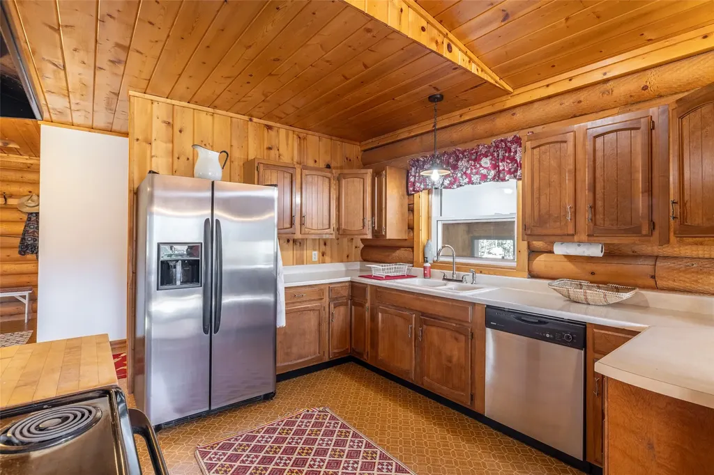 59 Wapiti Lane Clancy MT 59634