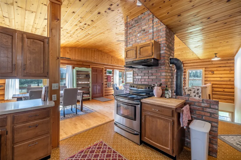 59 Wapiti Lane Clancy MT 59634