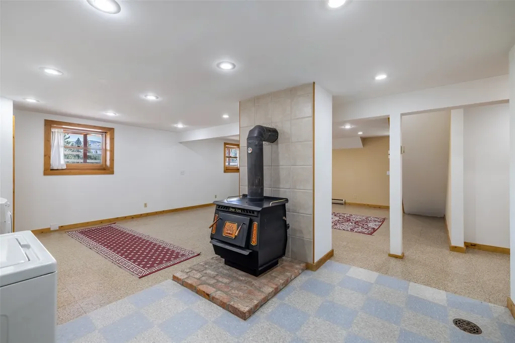 59 Wapiti Lane Clancy MT 59634