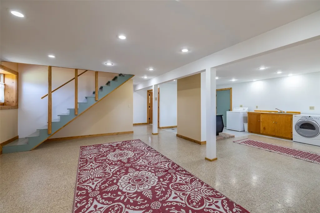 59 Wapiti Lane Clancy MT 59634