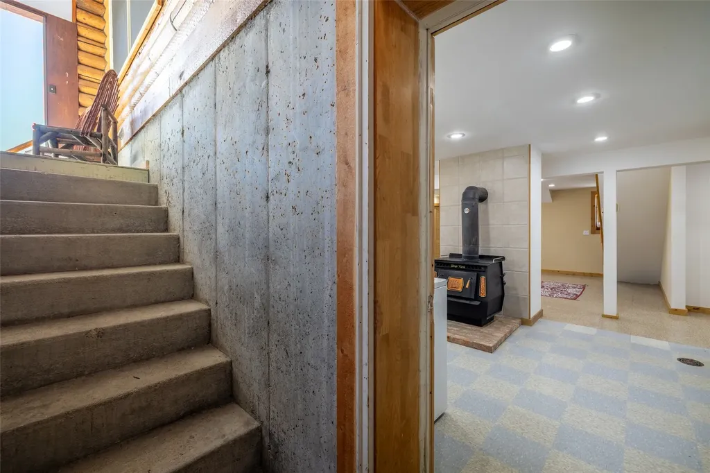 59 Wapiti Lane Clancy MT 59634
