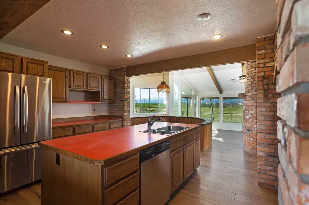 386 Hamilton Heights Road Corvallis MT 59828