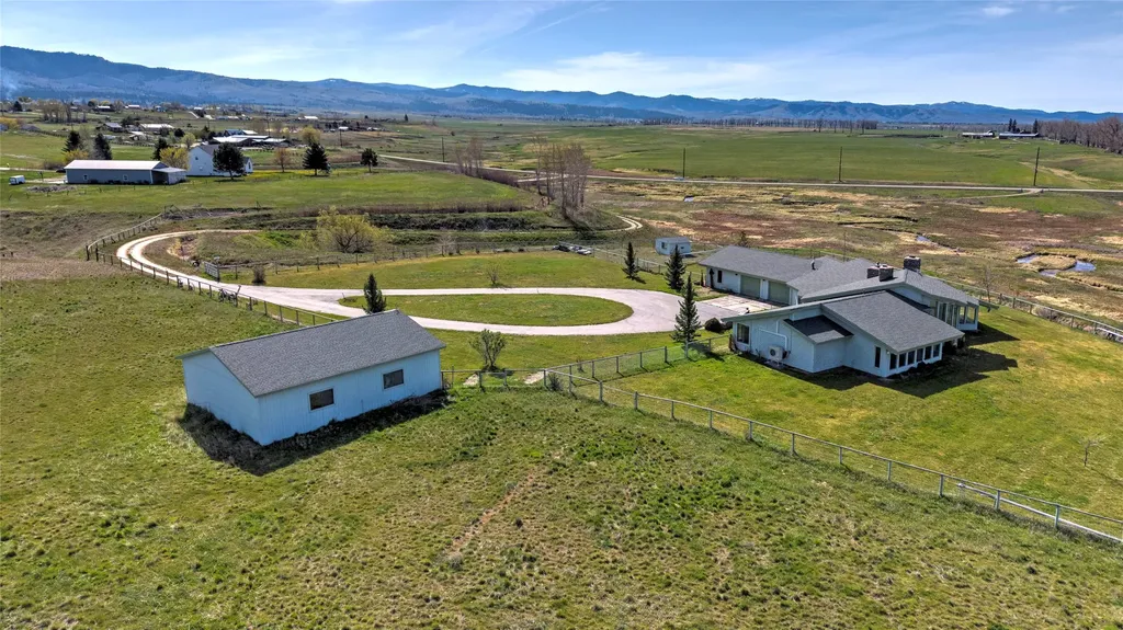 386 Hamilton Heights Road Corvallis MT 59828